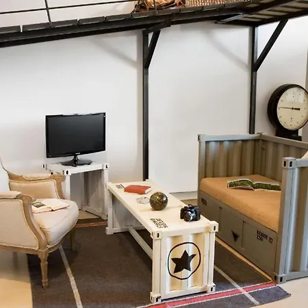 Apartman Sur Les Pas De Jules Verne